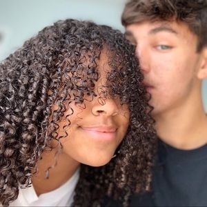 Meet your Posher, Alexia